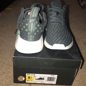 Brand new women’s NMD R2